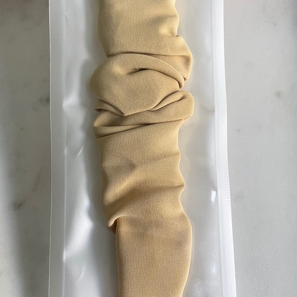 5 for $20: Apple Watch scrunchie band 42/44 mm - Picture 2 of 4